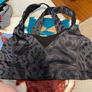 Lululemon sports bra